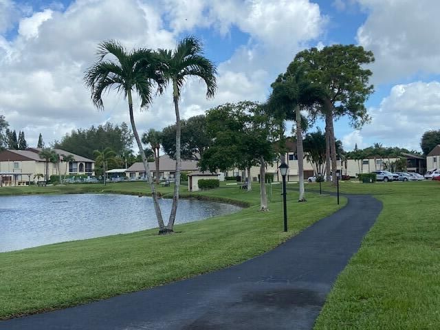 3526 La Palmas Court D-1, Greenacres, FL 33463