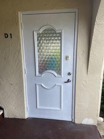 3526 La Palmas Court D-1, Greenacres, FL 33463