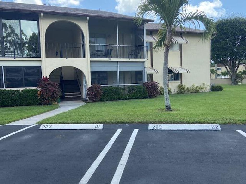 3526 La Palmas Court D-1, Greenacres, FL 33463