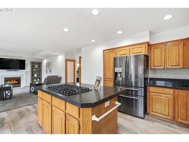 2652 Sw PHYLLIS Dr, Gresham, OR 97080