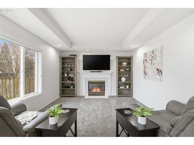 2652 Sw PHYLLIS Dr, Gresham, OR 97080