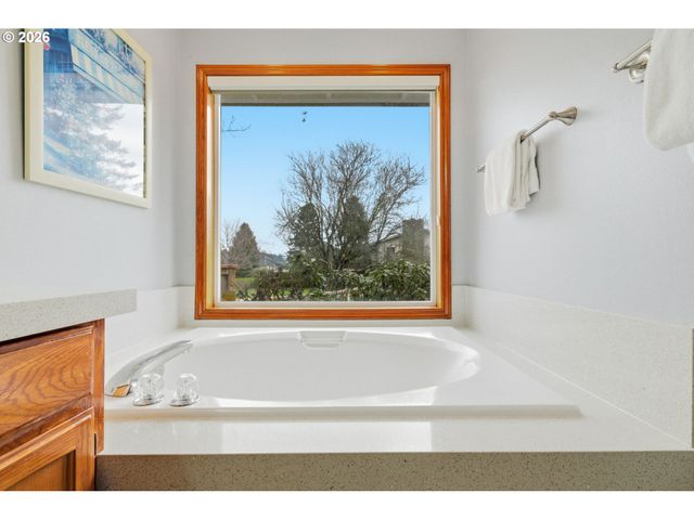 2652 Sw PHYLLIS Dr, Gresham, OR 97080