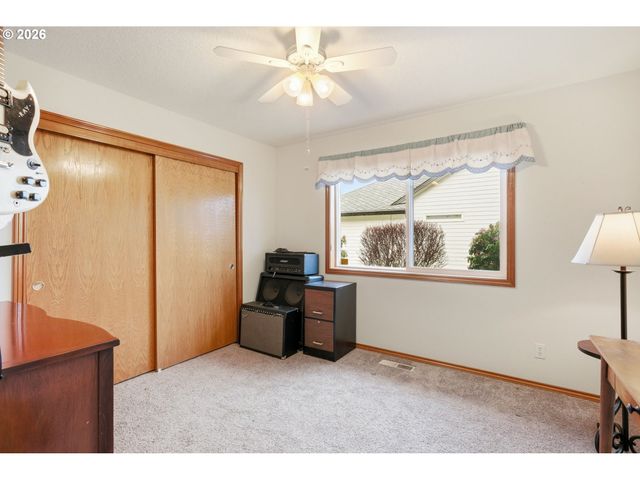 2652 Sw PHYLLIS Dr, Gresham, OR 97080