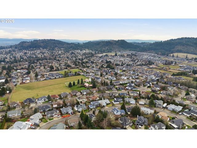 2652 Sw PHYLLIS Dr, Gresham, OR 97080