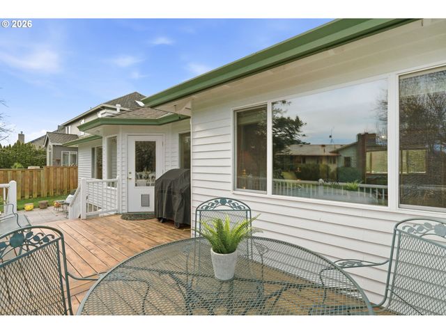 2652 Sw PHYLLIS Dr, Gresham, OR 97080