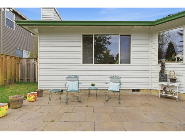 2652 Sw PHYLLIS Dr, Gresham, OR 97080