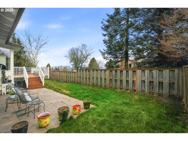 2652 Sw PHYLLIS Dr, Gresham, OR 97080