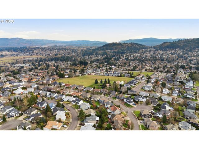 2652 Sw PHYLLIS Dr, Gresham, OR 97080