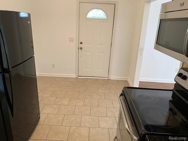 18334 Irving Street, Livonia, MI 48152