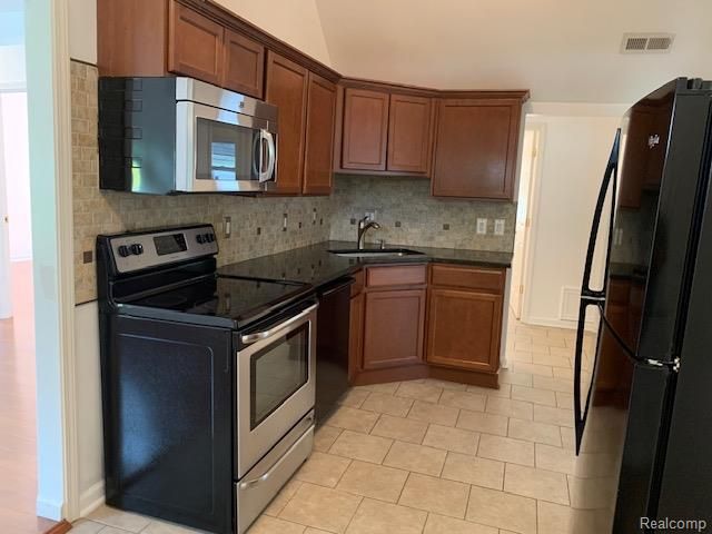 18334 Irving Street, Livonia, MI 48152