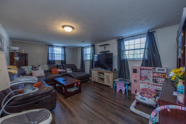 128 Cherokee Drive, Winchester, KY 40391