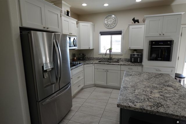 400 N XCARET CT, Somerton, AZ 85350