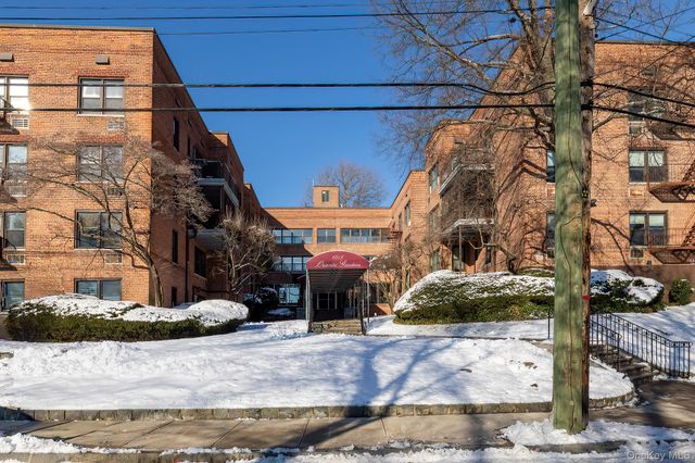 1015 Old Post Road 2H, Mamaroneck, NY 10543