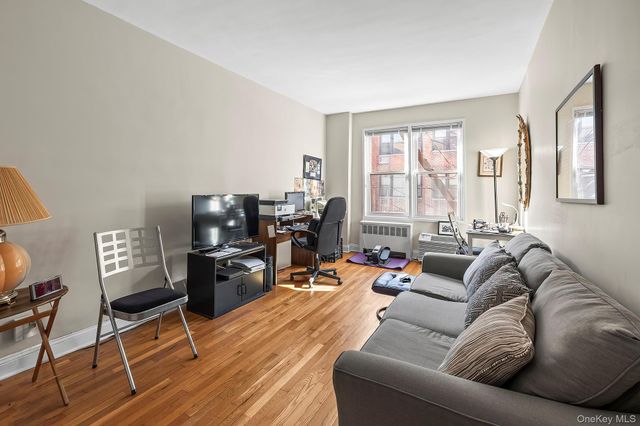 1015 Old Post Road 2H, Mamaroneck, NY 10543