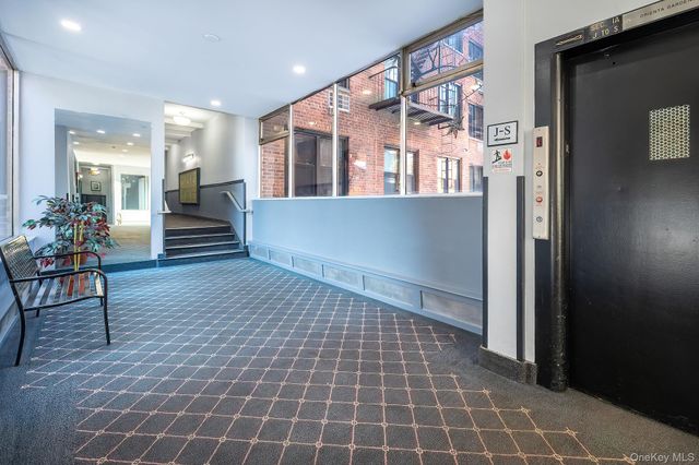 1015 Old Post Road 2H, Mamaroneck, NY 10543