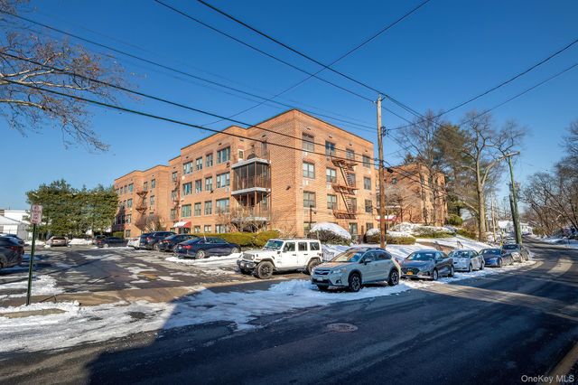 1015 Old Post Road 2H, Mamaroneck, NY 10543