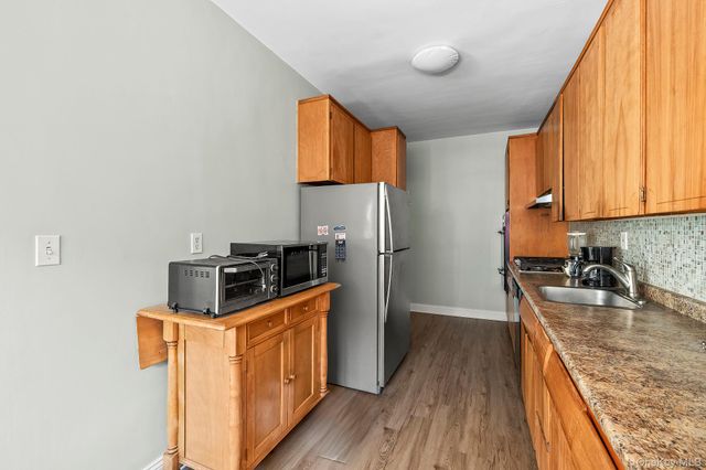 1015 Old Post Road 2H, Mamaroneck, NY 10543