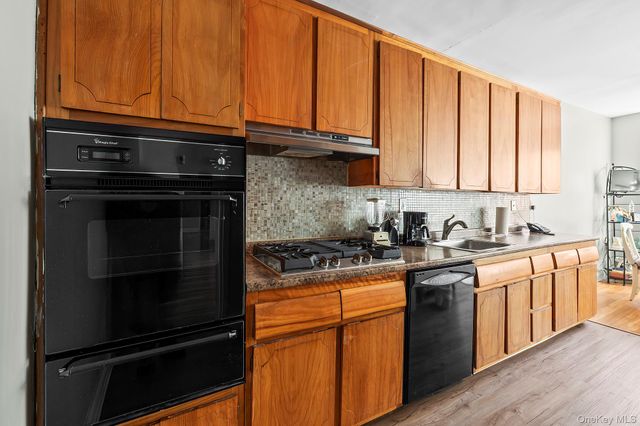 1015 Old Post Road 2H, Mamaroneck, NY 10543