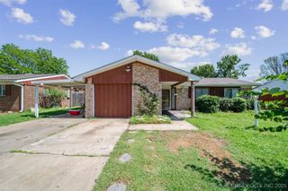 8817 E 2nd Street, Tulsa, OK 74112