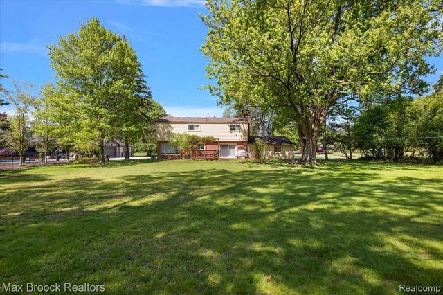 6609 E Knollwood Circle, West Bloomfield, MI 48322