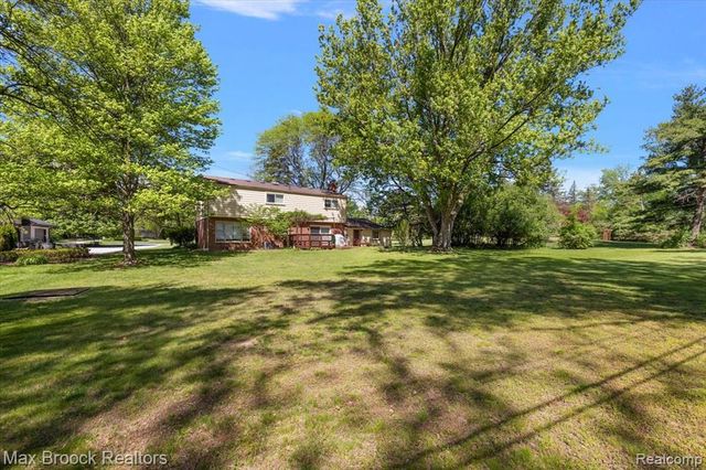 6609 E Knollwood Circle, West Bloomfield, MI 48322
