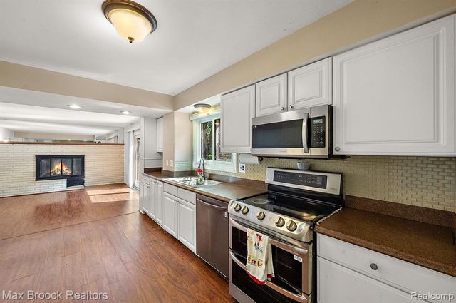 6609 E Knollwood Circle, West Bloomfield, MI 48322