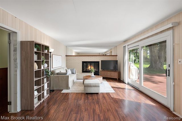 6609 E Knollwood Circle, West Bloomfield, MI 48322