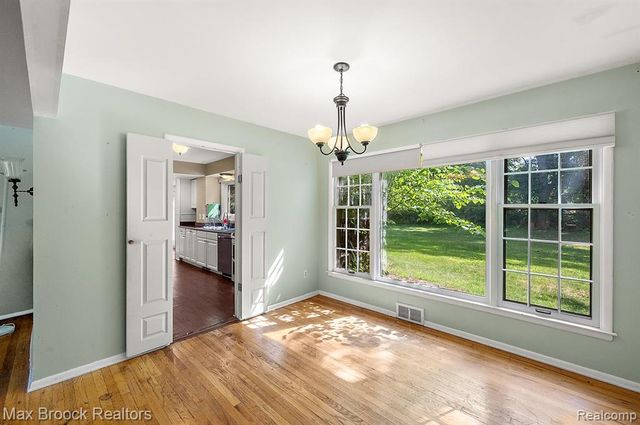 6609 E Knollwood Circle, West Bloomfield, MI 48322