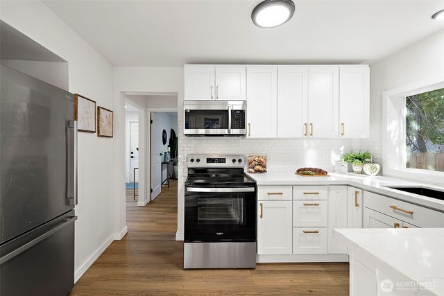 2311 N 88th St, Seattle, WA 98103