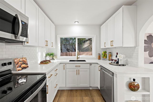 2311 N 88th St, Seattle, WA 98103