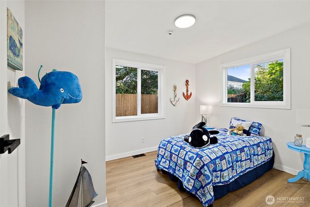 2311 N 88th St, Seattle, WA 98103