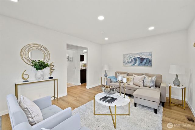 2311 N 88th St, Seattle, WA 98103