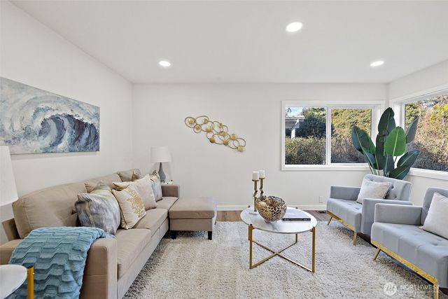 2311 N 88th St, Seattle, WA 98103