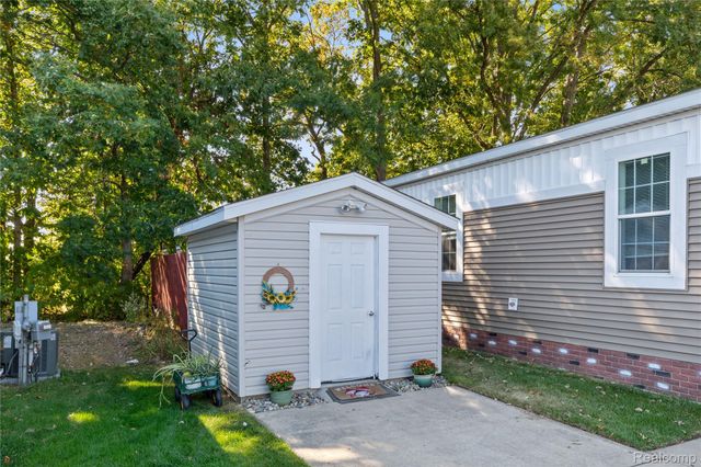 4939 Venice Circle, Northville, MI 48167