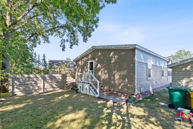 4939 Venice Circle, Northville, MI 48167