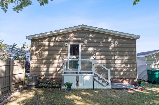 4939 Venice Circle, Northville, MI 48167