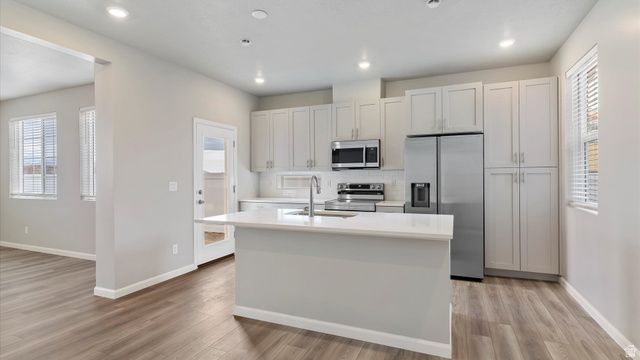 299 E KANAB CREEK DR, Saratoga Springs, UT 84045