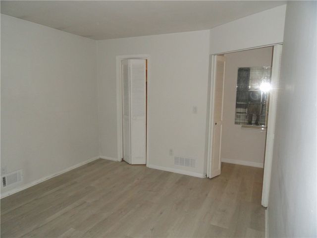 20 Eagle Ln, Perinton, NY 14450