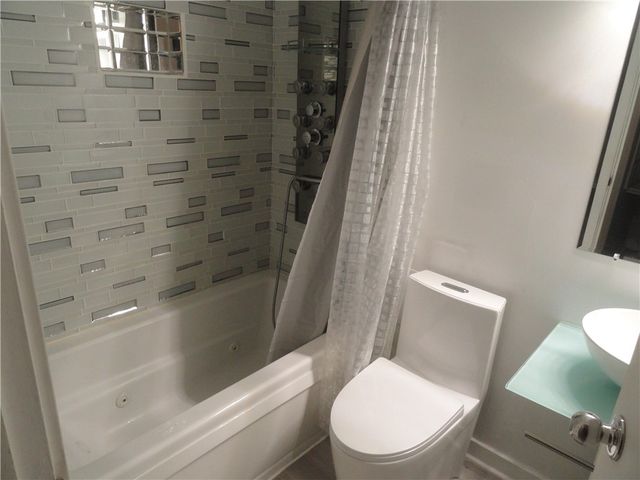 20 Eagle Ln, Perinton, NY 14450