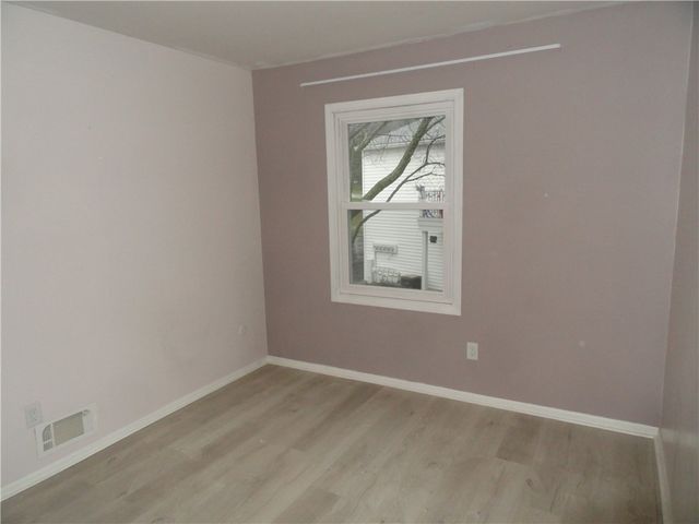 20 Eagle Ln, Perinton, NY 14450