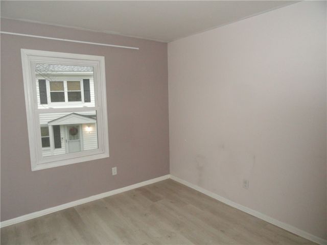 20 Eagle Ln, Perinton, NY 14450