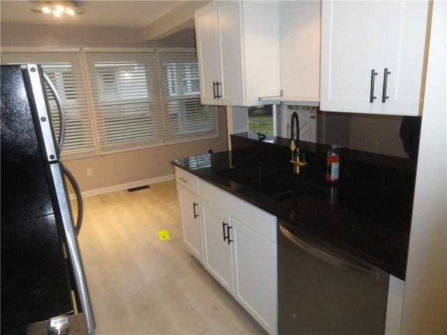 20 Eagle Ln, Perinton, NY 14450