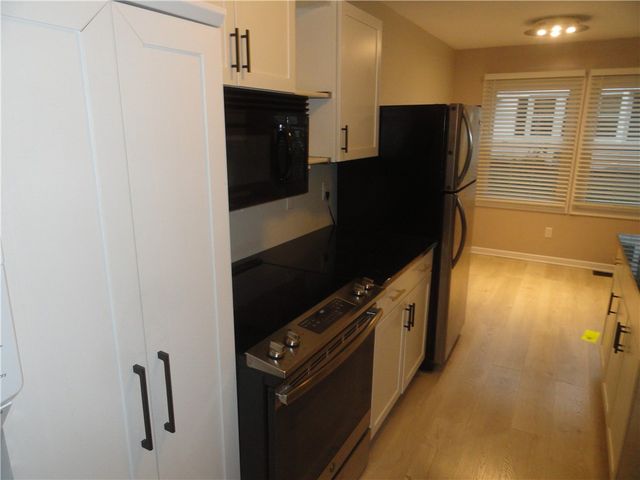 20 Eagle Ln, Perinton, NY 14450