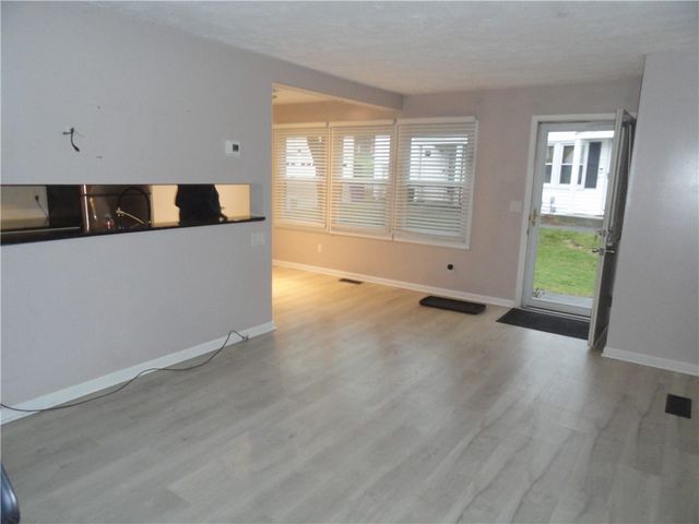 20 Eagle Ln, Perinton, NY 14450