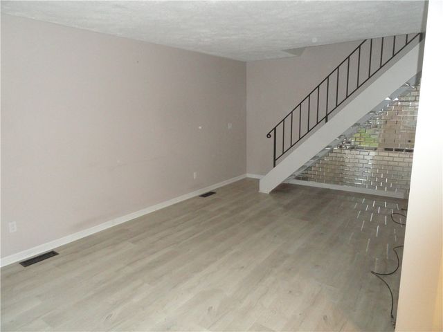 20 Eagle Ln, Perinton, NY 14450