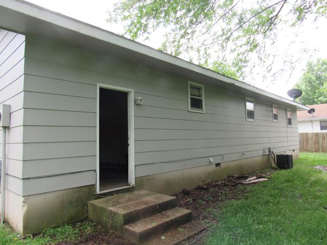 529 S Olive Street, Marshfield, MO 65706