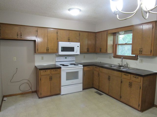 529 S Olive Street, Marshfield, MO 65706