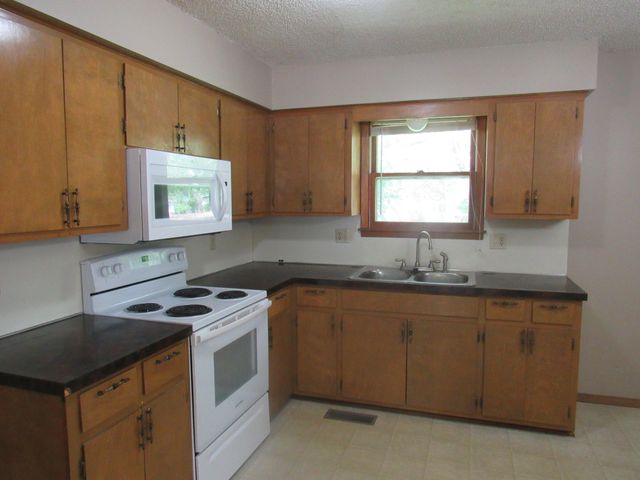 529 S Olive Street, Marshfield, MO 65706