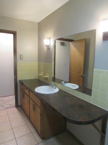 529 S Olive Street, Marshfield, MO 65706