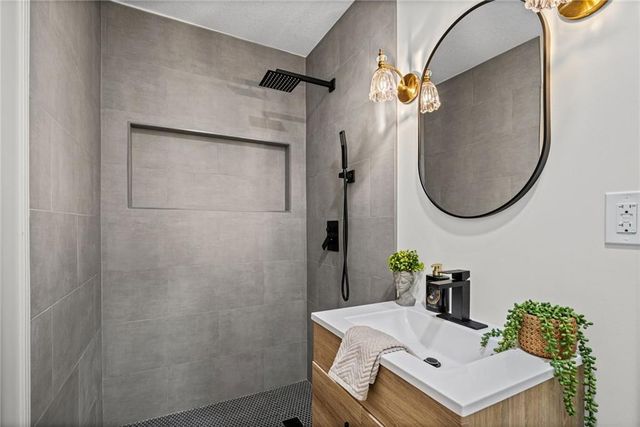 4515 Norwood Avenue, Kansas City, MO 64133